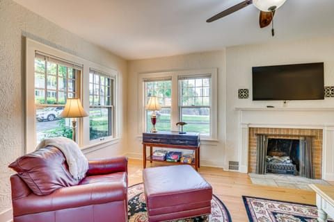 Charming Lake Mills Home Near Rock Lake and Beach House in Wisconsin