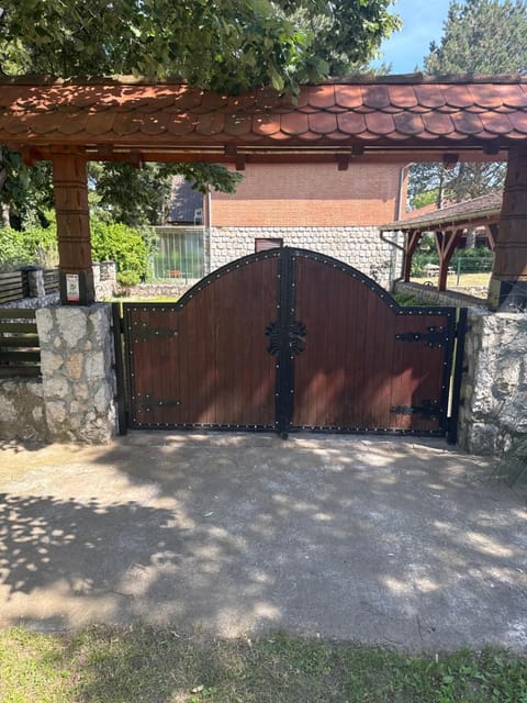 Vikendica sa bazenom Beli bagrem Apartment in Vojvodina