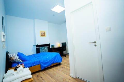 Chambre R1 avec salle de bain privée Vacation rental in Liège