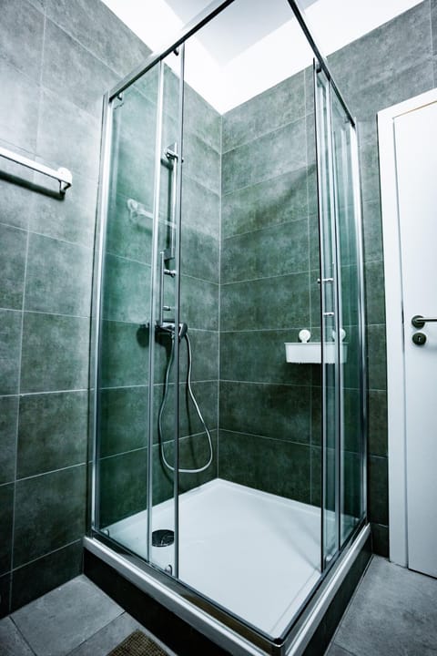 Chambre R1 avec salle de bain privée Vacation rental in Liège