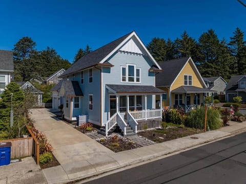 Stella Maris - Sauna, Hot Tub - Lincoln City House in Lincoln City