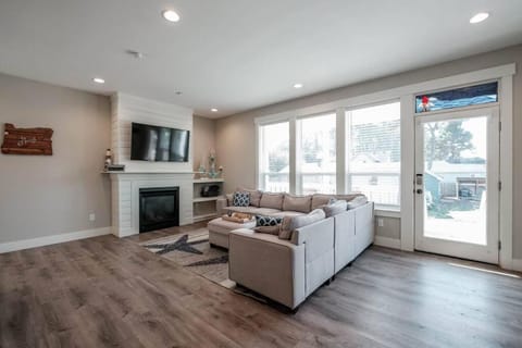 Stella Maris - Sauna, Hot Tub - Lincoln City House in Lincoln City