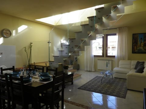 Communal lounge/ TV room