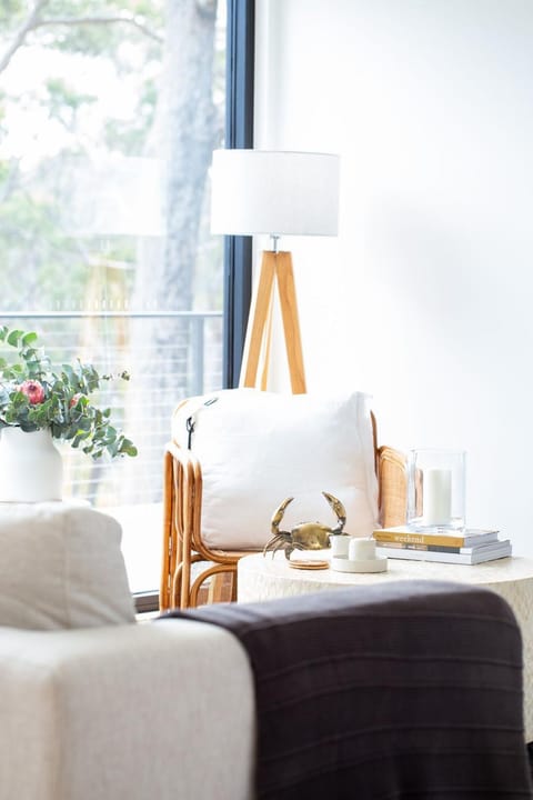 White Beach Retreat - Luxury With Water Views House in White Beach