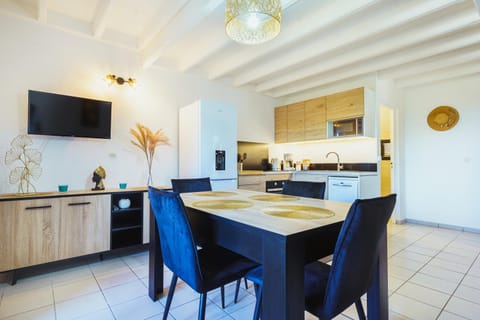 TV and multimedia, Dining area, kitchen