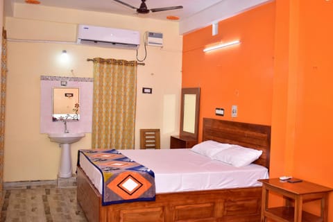 Bed, Bedroom, air conditioner