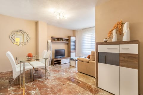 TV and multimedia, Living room, Seating area, Dining area