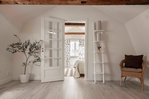 View (from property/room), Seating area, Bedroom
