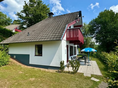 Property building, Garden, Balcony/Terrace