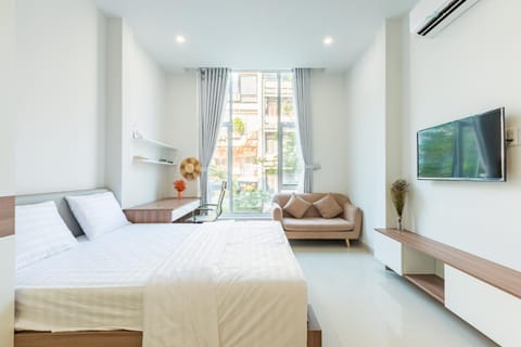 TV and multimedia, Photo of the whole room, Bedroom, air conditioner