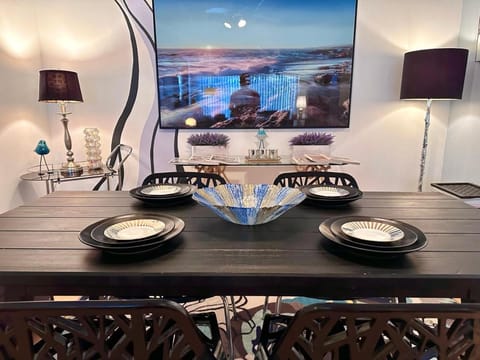 TV and multimedia, Kitchen or kitchenette, Dining area