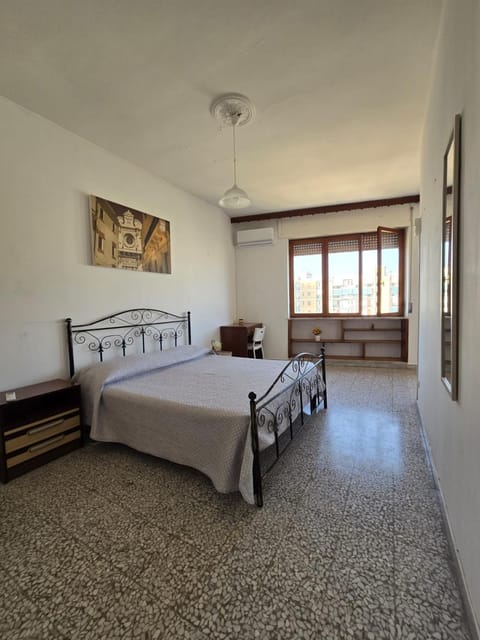 Bed, Photo of the whole room, Bedroom, internet, internet, wardrobe, air conditioner