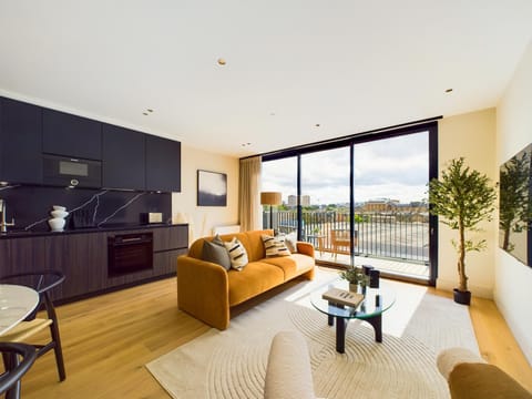 TV and multimedia, View (from property/room), Balcony/Terrace, Living room, Seating area, Evening entertainment