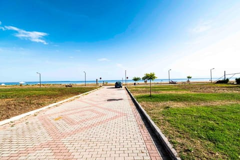 Neighbourhood, Natural landscape