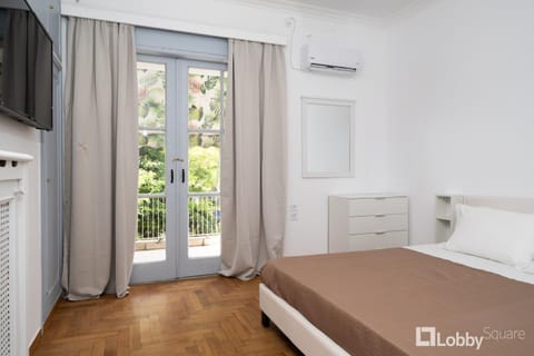 Bed, TV and multimedia, Photo of the whole room, Bedroom, internet, air conditioner