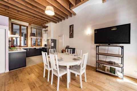 All in Lyon | Grand T3 esprit loft – Central Apartment in Lyon