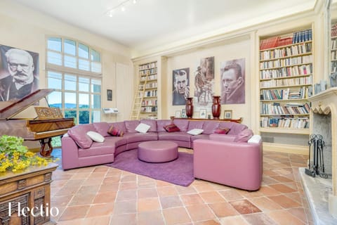 Library, Living room