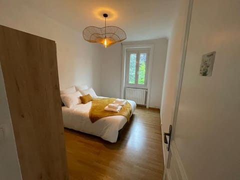 Bed, Photo of the whole room, Bedroom, towels, wardrobe