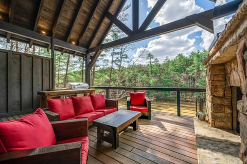 Misty Trail Lakehouse House in Blue Ridge Lake