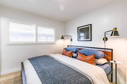 Bed, Bedroom