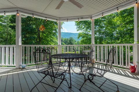 Asheville 'n' Chill House in Swannanoa