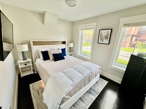 Upscale Azure by Saratoga Stays Apartment in Saratoga Springs