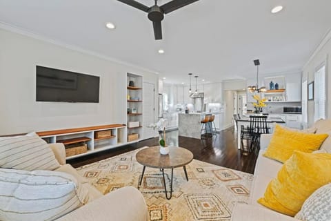 Upscale Azure by Saratoga Stays Apartment in Saratoga Springs