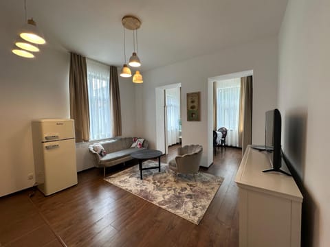 TV and multimedia, Kitchen or kitchenette, Living room, Photo of the whole room