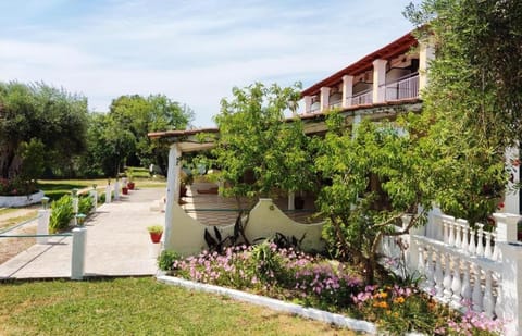 Firefly Studios Georgios 11 Apartment in Moraitika