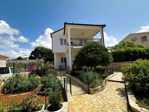 Property building, Balcony/Terrace, Garden view