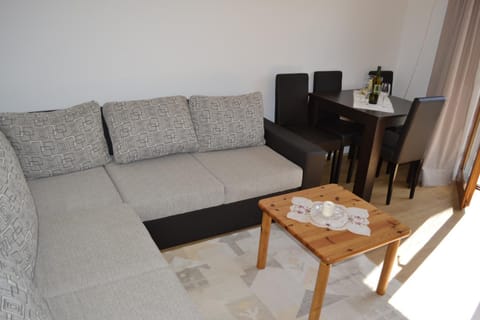 Guest House Morski val Bed and Breakfast in Montenegro