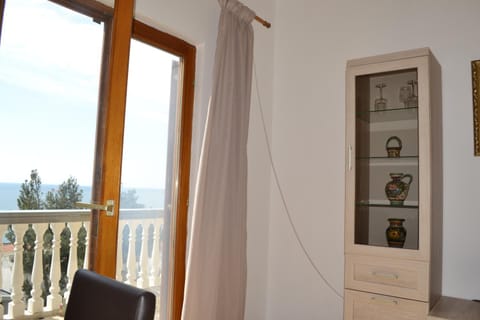 Guest House Morski val Bed and Breakfast in Montenegro