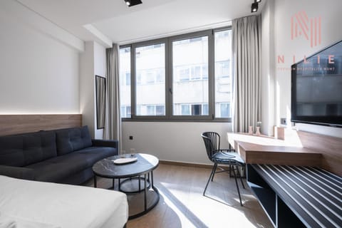 Bed, Living room, Photo of the whole room, Seating area, Dining area, Bedroom