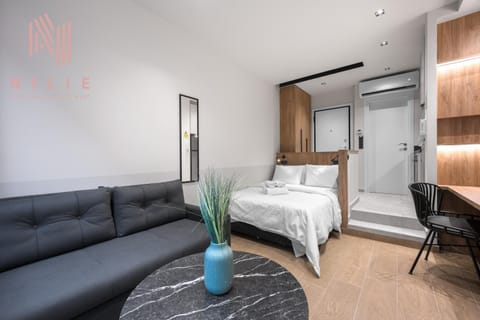 Photo of the whole room, Seating area