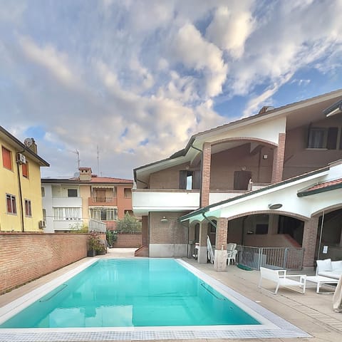 Patio, Swimming pool