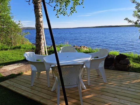 Patio, Day, Natural landscape, Dining area, Lake view
