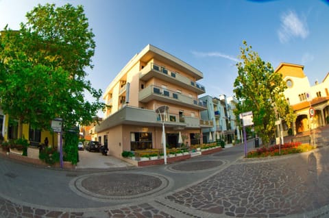 Property building, Neighbourhood