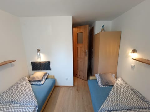 Bed, Photo of the whole room, wardrobe