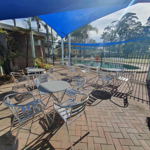 Restaurant/places to eat, Swimming pool, Swimming pool