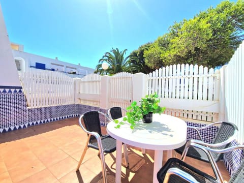 Patio, Day, Balcony/Terrace