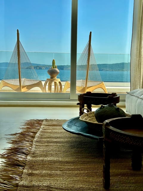 Living room, Sea view