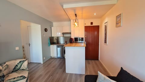 Coffee/tea facilities, Kitchen or kitchenette, dishwasher, washing machine