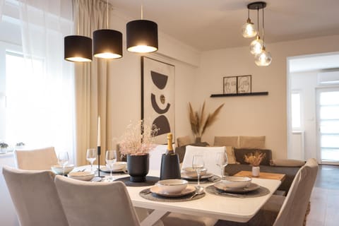 Living room, Seating area, Dining area