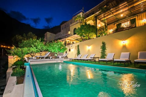 Patio, Facade/entrance, Spring, Day, Bird's eye view, Winter, Summer, Decorative detail, Autumn, City view, Pool view, Swimming pool, Sunset