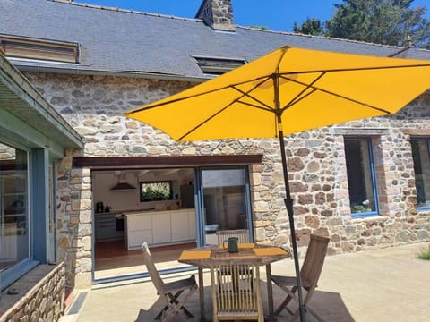 Grande maison de famille à la campagne - 10mn de la mer House in Brittany