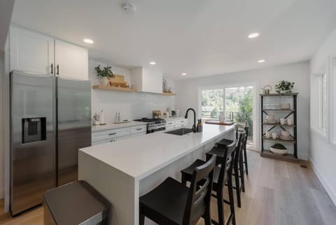 Lakefront Cottage at Lakewood House in Sierra Nevada