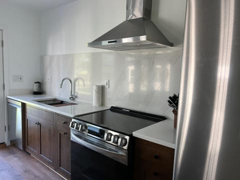 dishwasher, oven, stove, kitchen