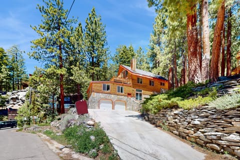 Summit Sanctuary House in Round Hill Village