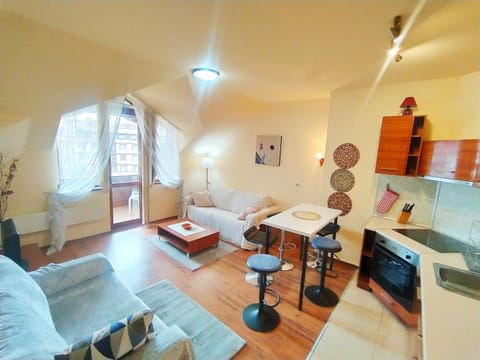 Living room, oven, kitchen