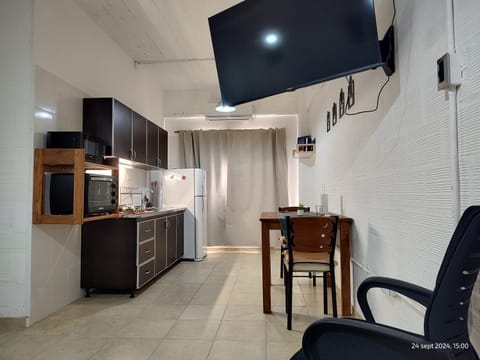 Kitchen or kitchenette, Dining area, Breakfast, kitchen